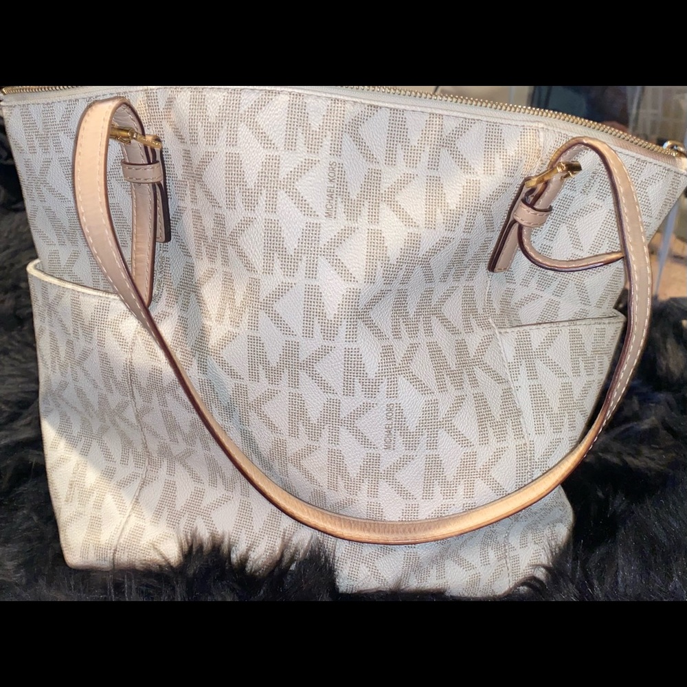 Michael Kors tote bag In Vanilla🤍🤍🤎🤎